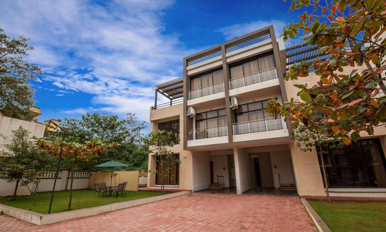 לונבלה Stayvista'S Greenwoods Villa 10 - City-Center Villa With Private Pool, Terrace, Lift & Carrom Board מראה חיצוני תמונה